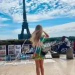 Amanda Travel Companion Eiffel View
