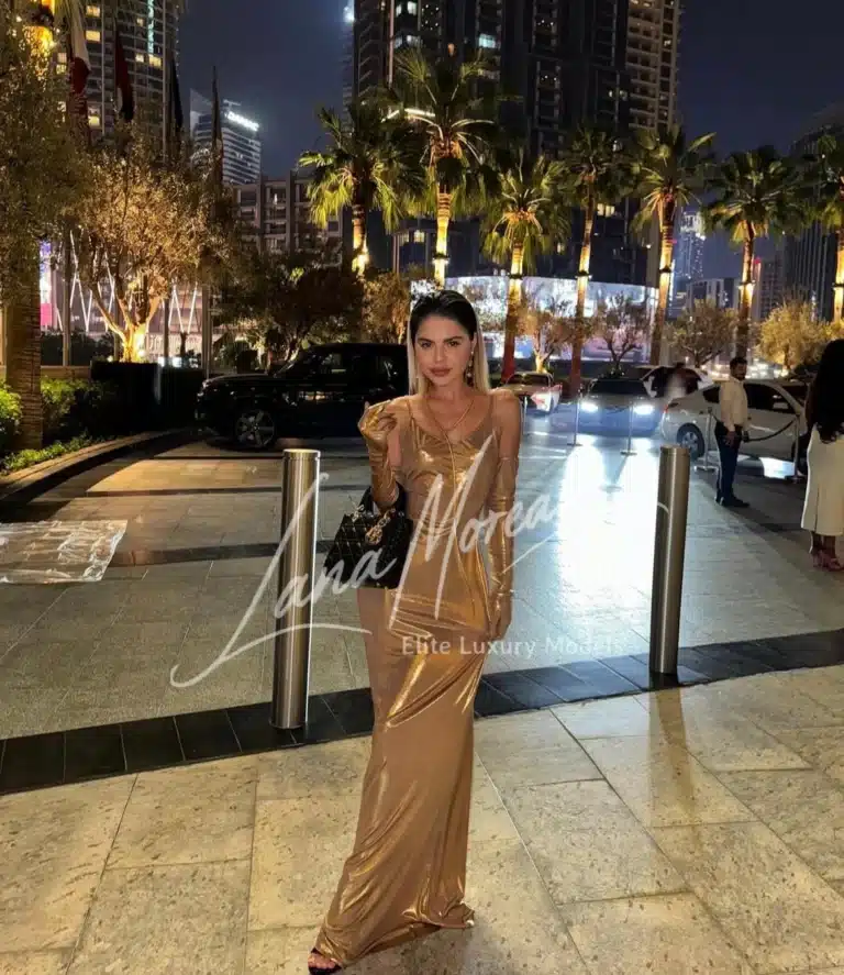 ariana-blond-dubai7