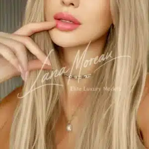 Lingerie model Amanda Cannes