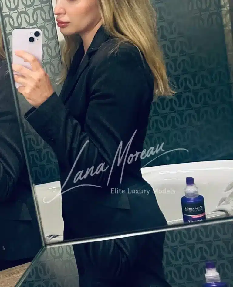 Elegant Escort Lady Munich black suit